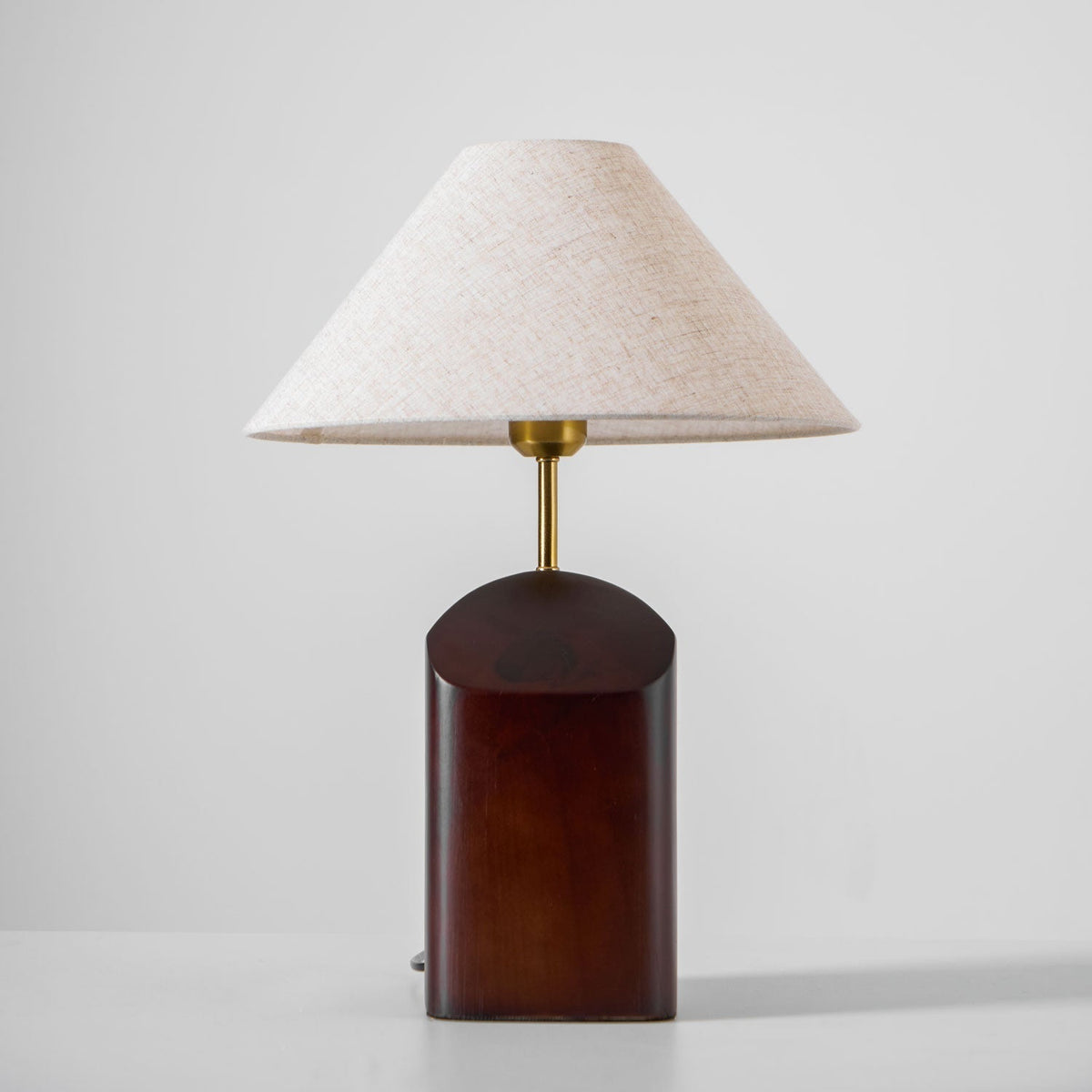 Lampa stołowa Halene z drewna i płótna