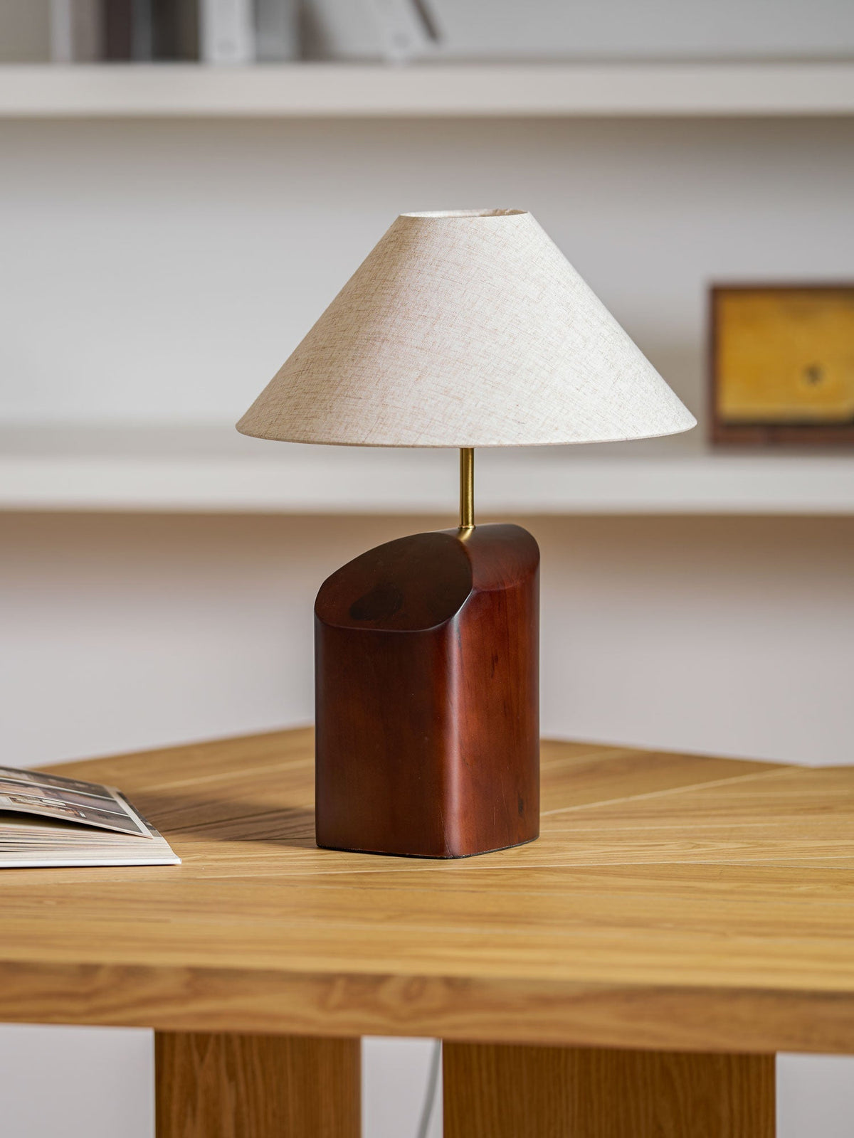 Lampa stołowa Halene z drewna i płótna