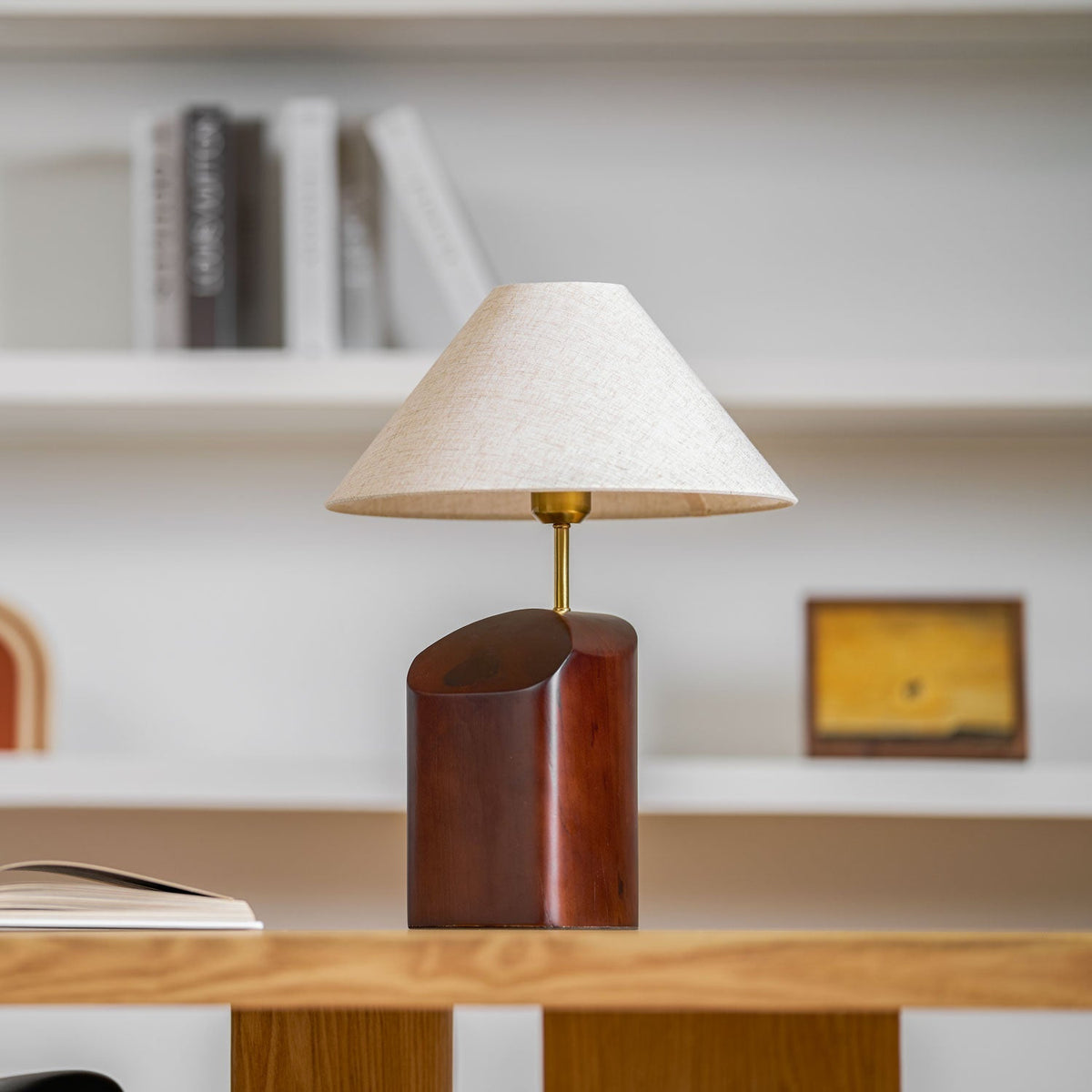 Lampa stołowa Halene z drewna i płótna