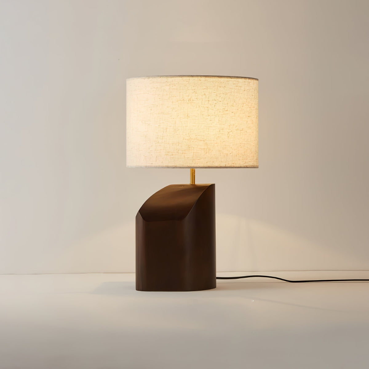 Lampa stołowa Halene z drewna i płótna