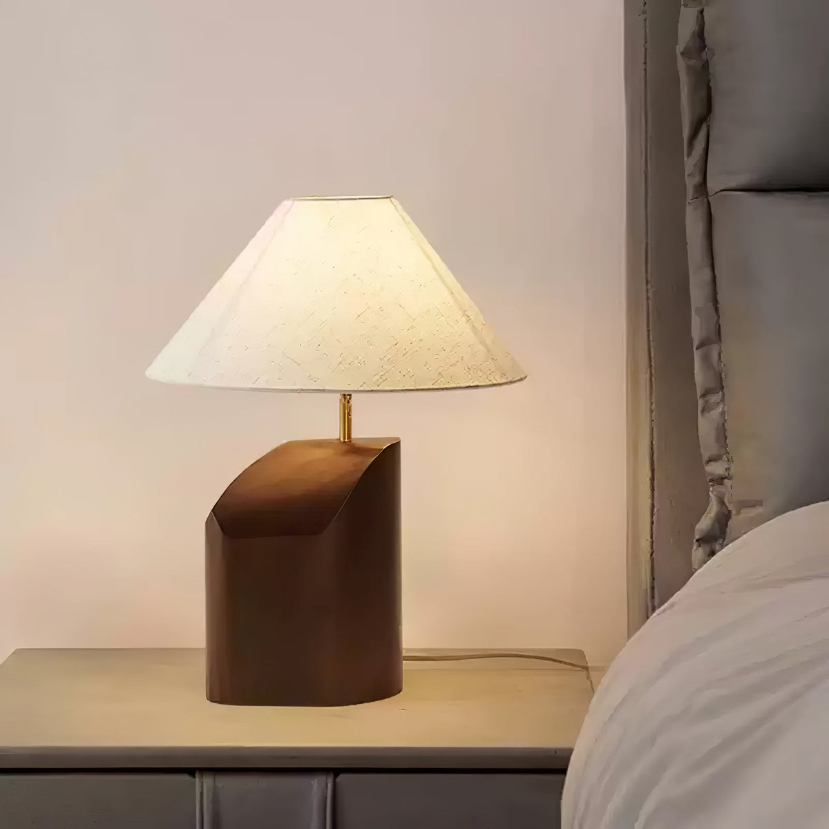 Lampa stołowa Halene z drewna i płótna