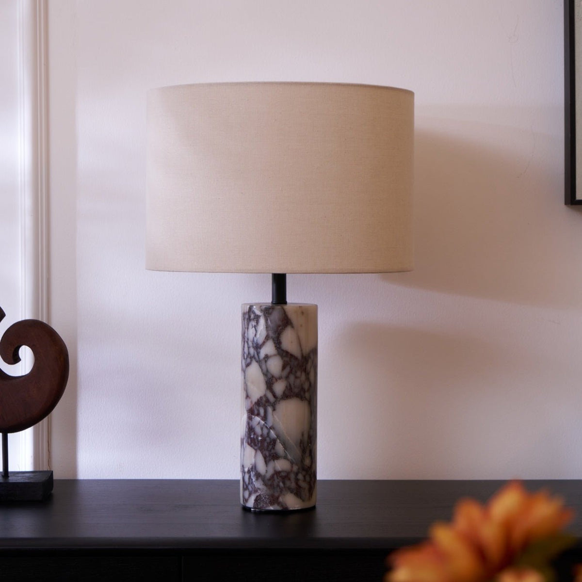 Vivo elegancka lampa stołowa z marmuru