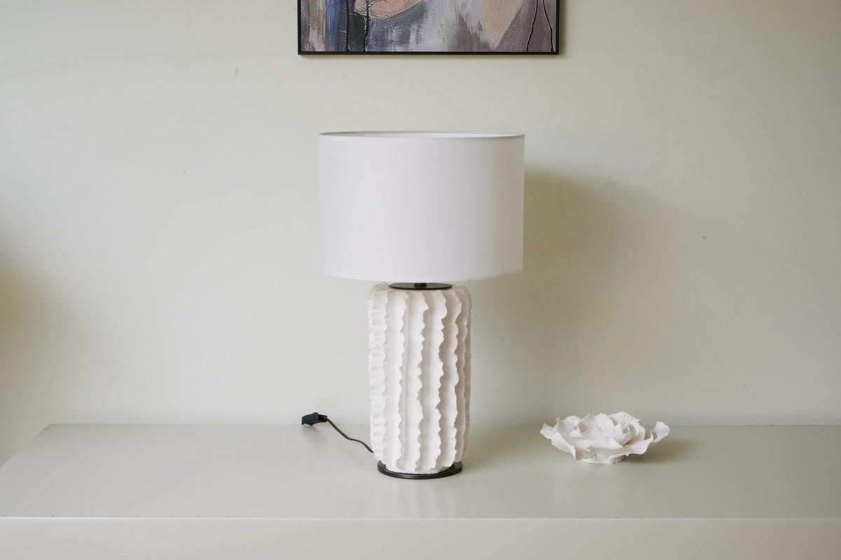 Evelyn minimalistyczna lampa stołowa z ceramiki
