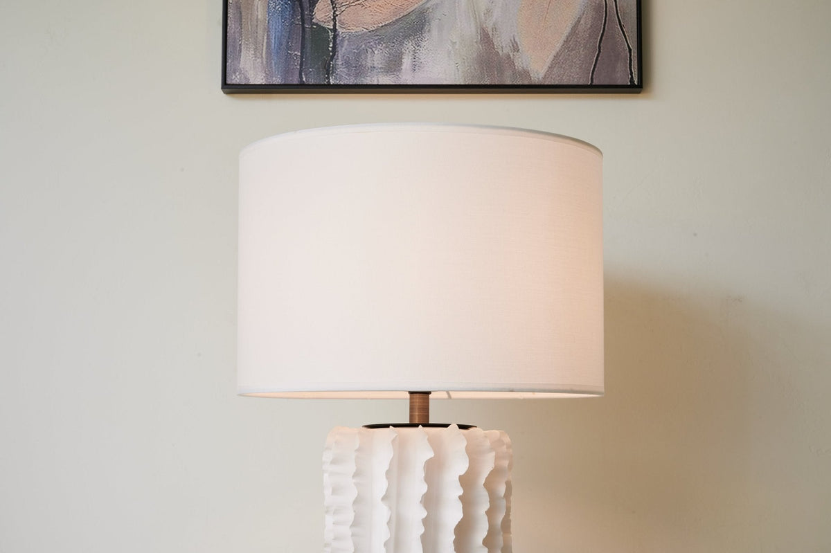 Evelyn minimalistyczna lampa stołowa z ceramiki