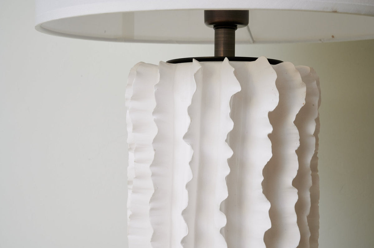 Evelyn minimalistyczna lampa stołowa z ceramiki