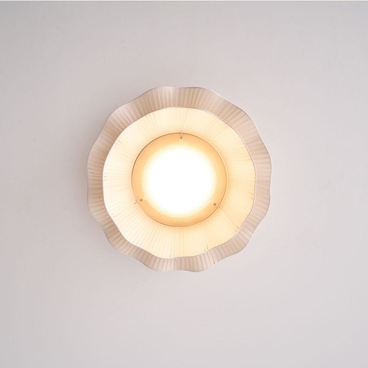 Mylirira Premium Elegance Wave mosiądz lampa sufitowa z tkaniny