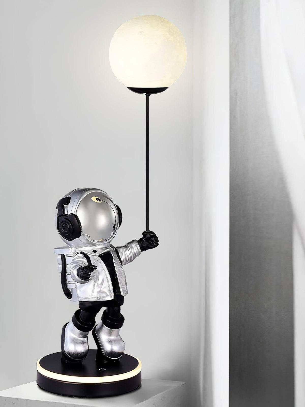 Lampa stołowa Astronauta i Planeta Stellar