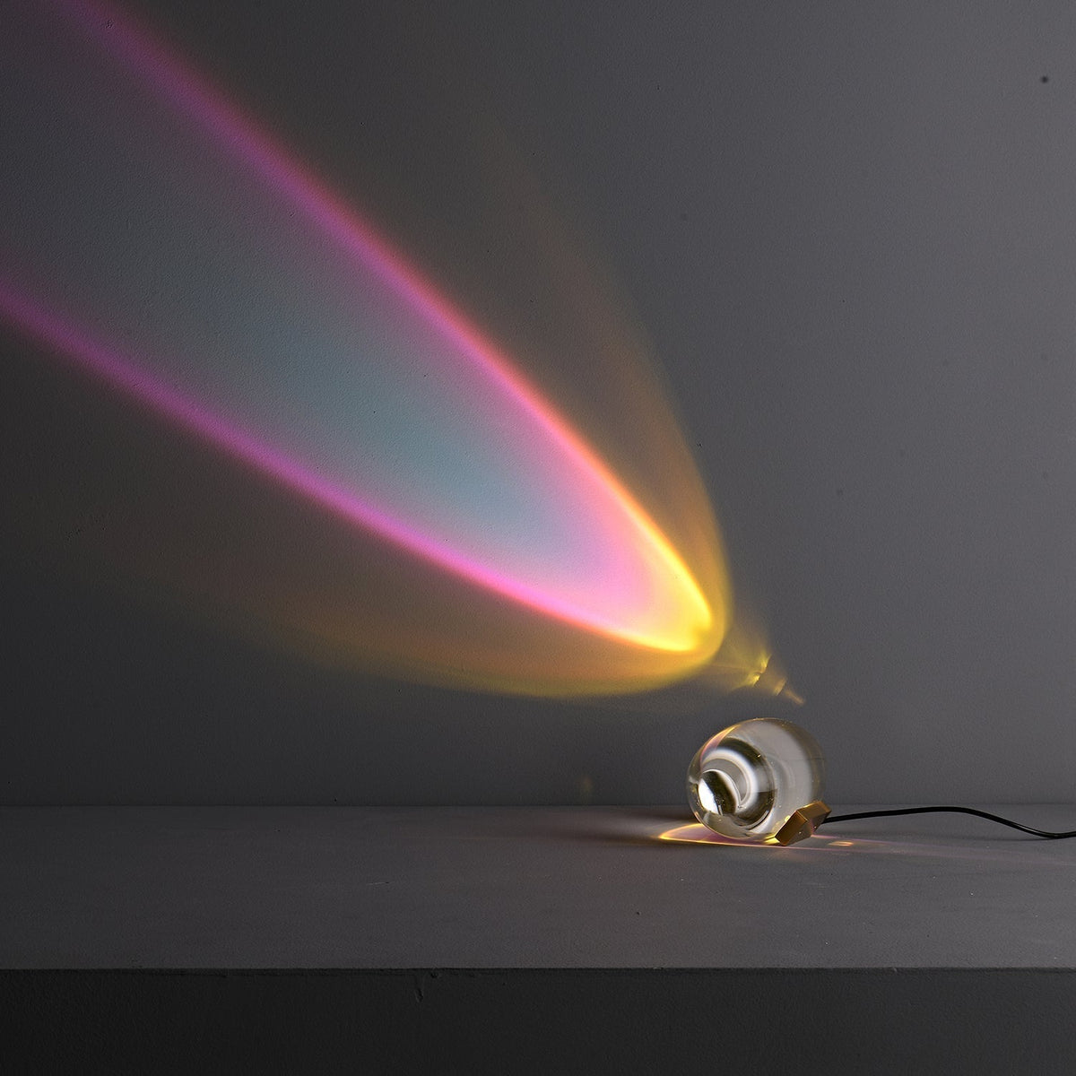 Solarece minimalistyczna lampa stołowa ze szkła