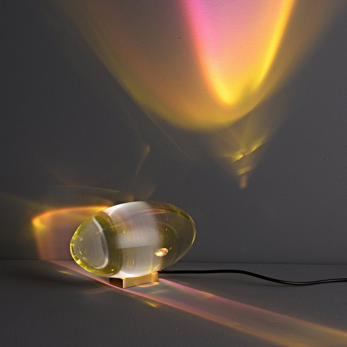 Solarece minimalistyczna lampa stołowa ze szkła