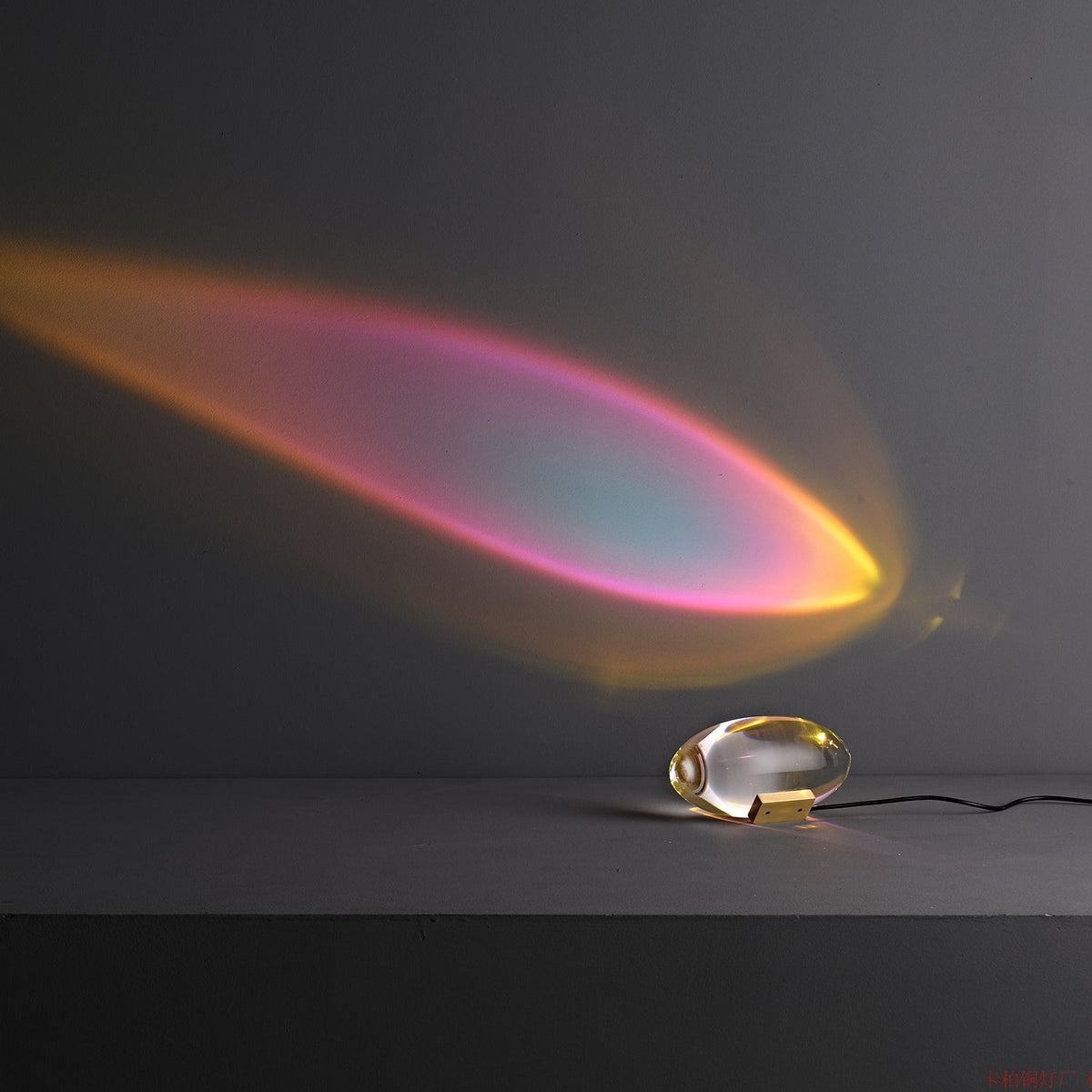 Solarece minimalistyczna lampa stołowa ze szkła