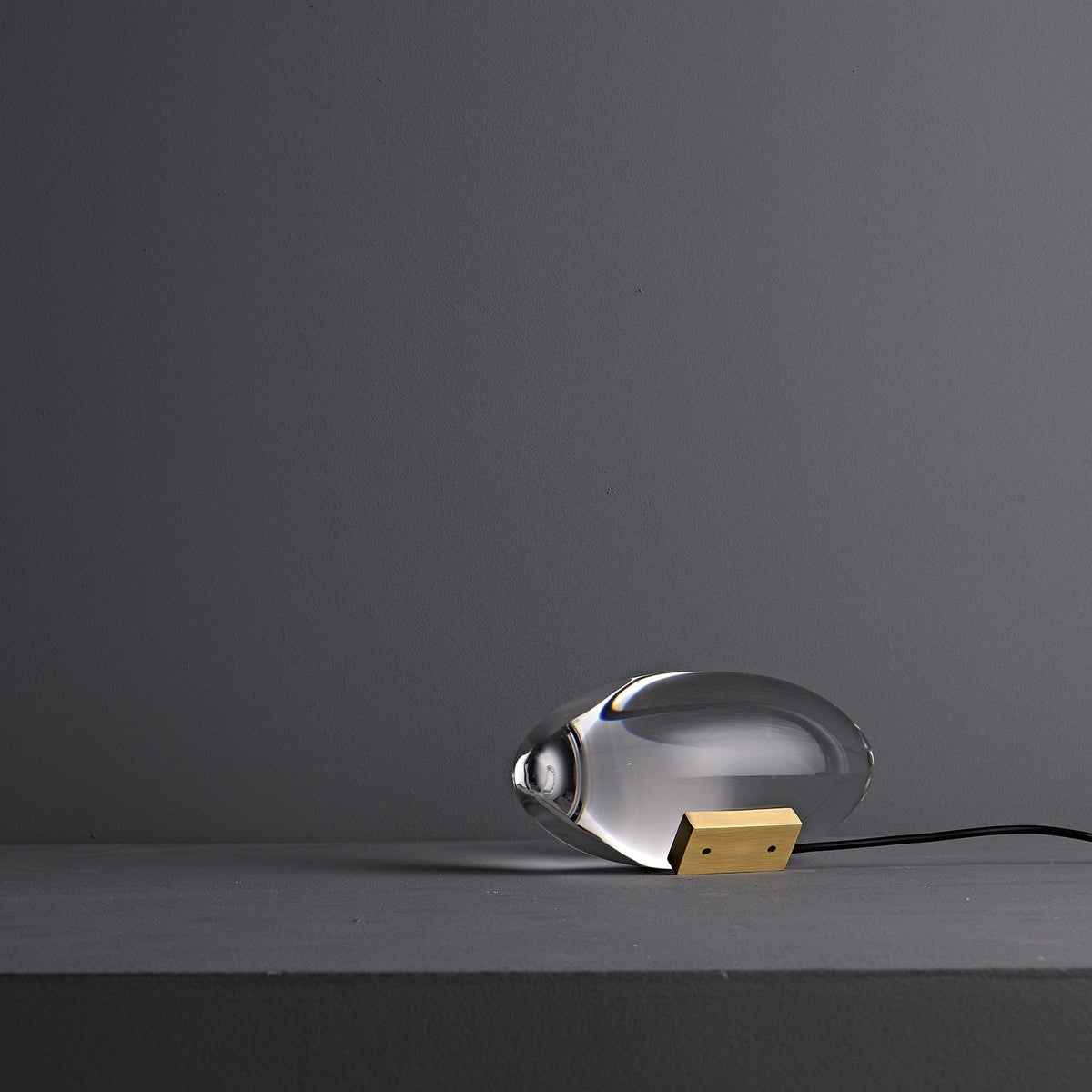 Solarece minimalistyczna lampa stołowa ze szkła