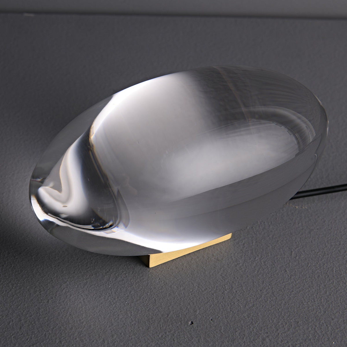 Solarece minimalistyczna lampa stołowa ze szkła