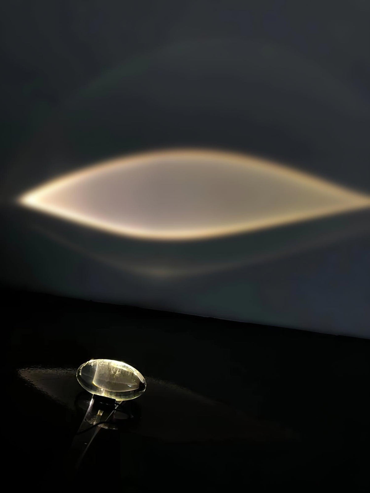 Solarece minimalistyczna lampa stołowa ze szkła