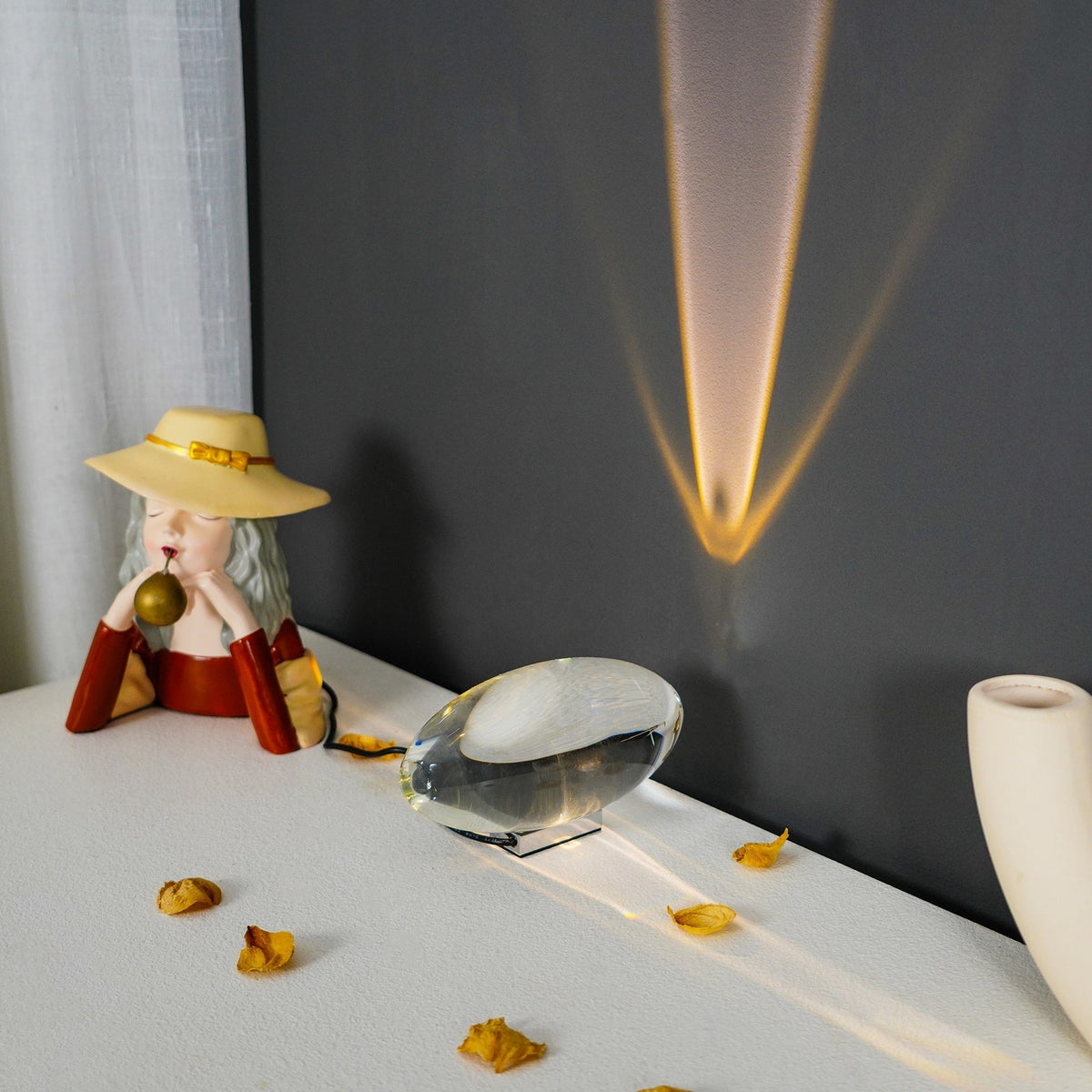 Solarece minimalistyczna lampa stołowa ze szkła