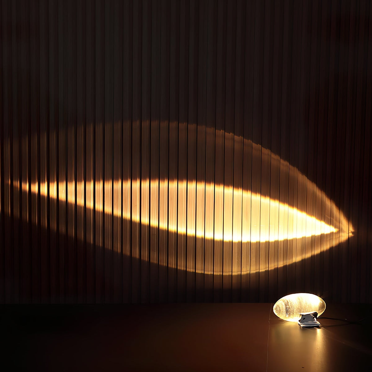 Solarece minimalistyczna lampa stołowa ze szkła