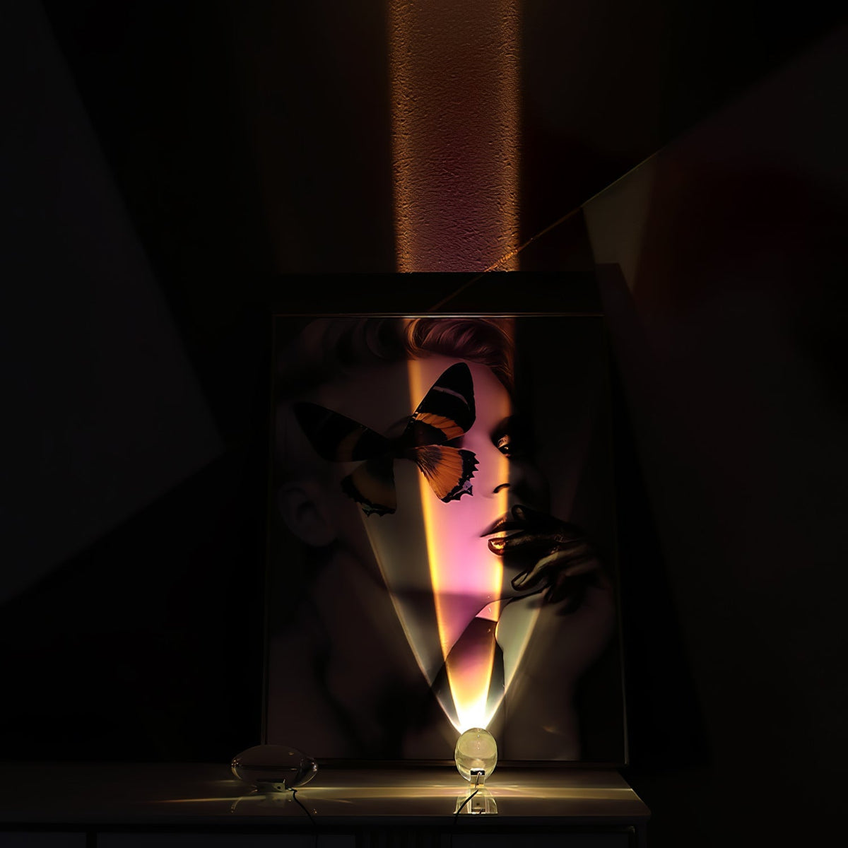 Solarece minimalistyczna lampa stołowa ze szkła
