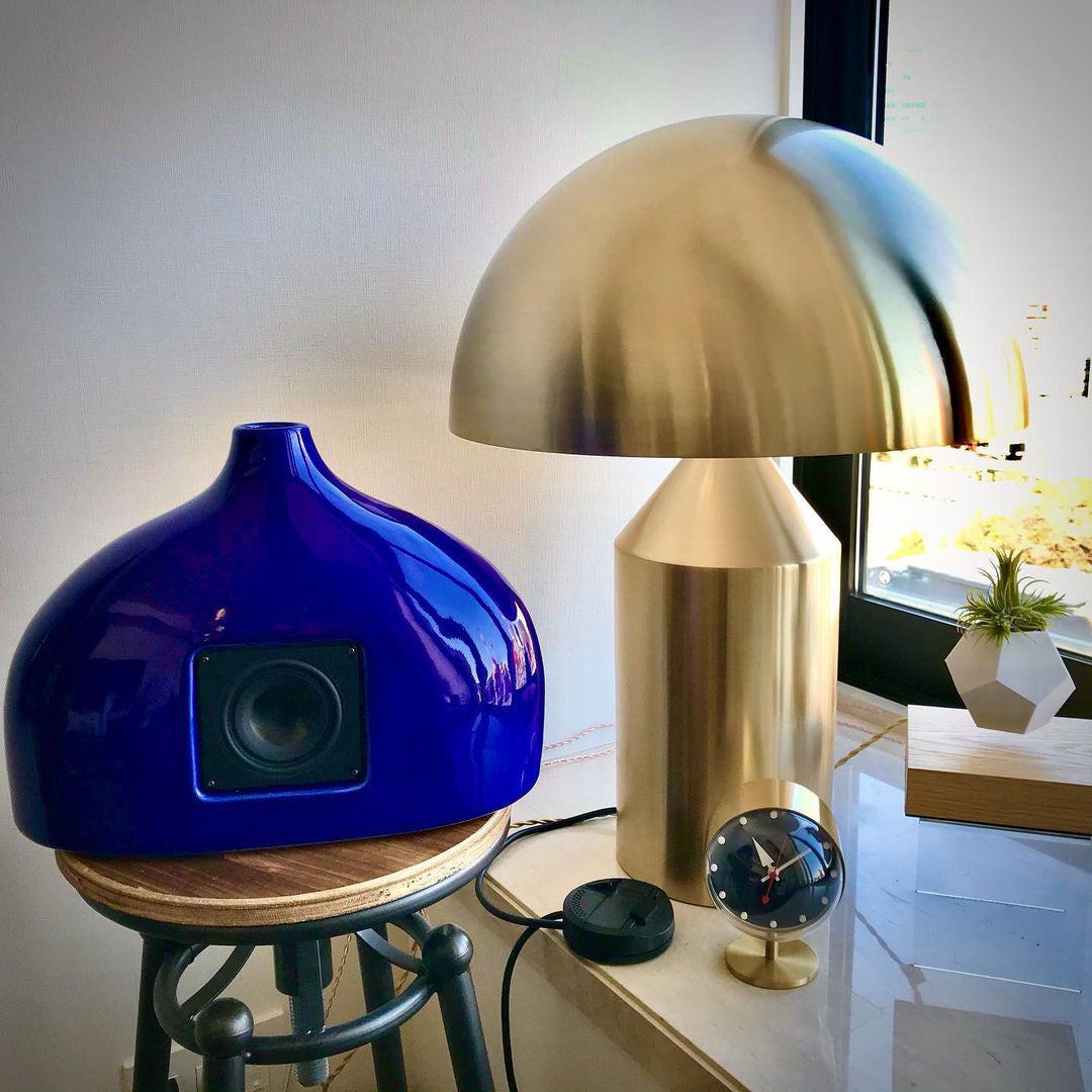 Selisina minimalistyczna lampa stołowa o stylu przemysłowym