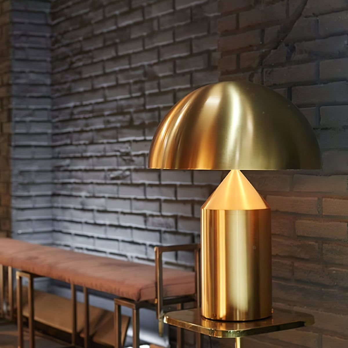 Selisina minimalistyczna lampa stołowa o stylu przemysłowym