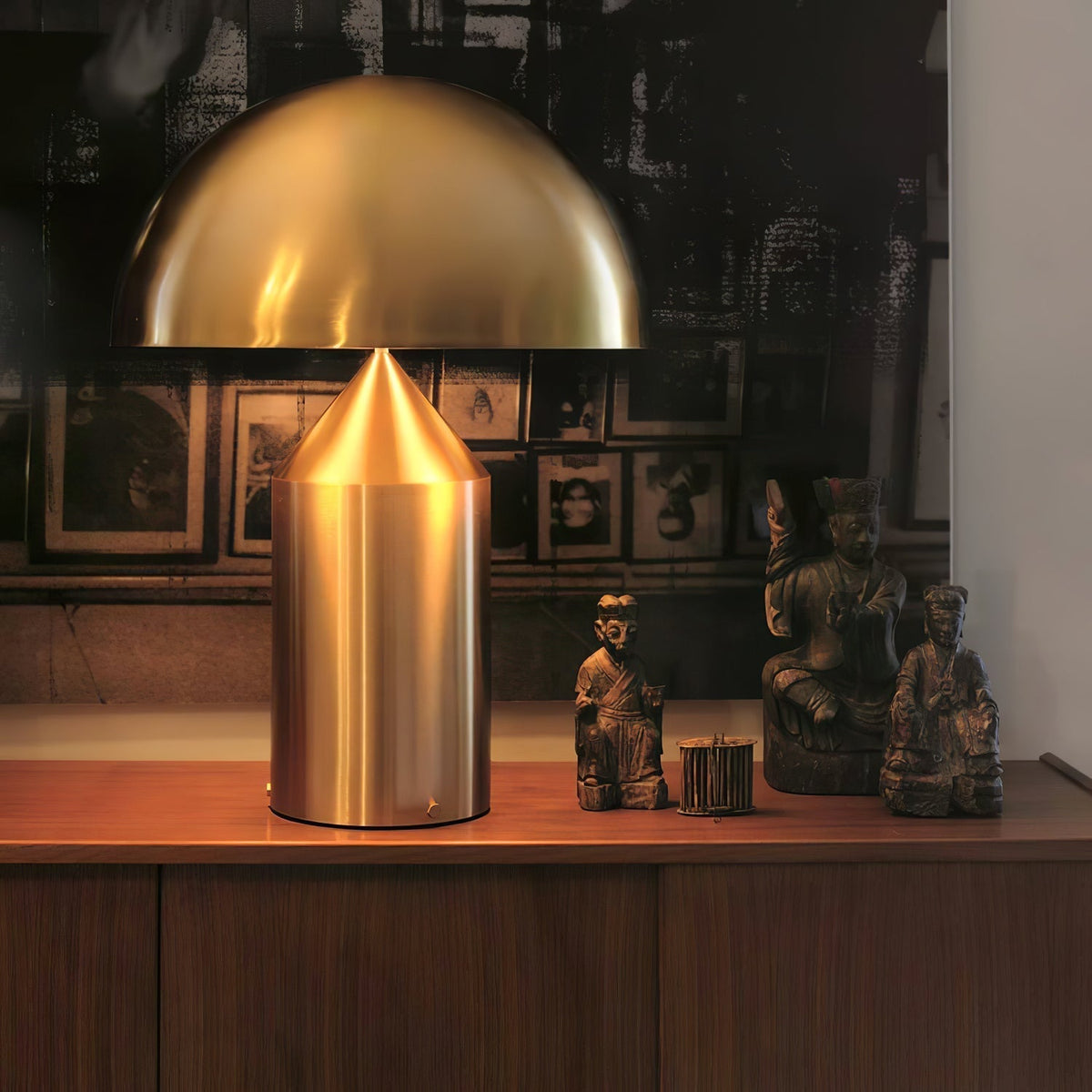 Selisina minimalistyczna lampa stołowa o stylu przemysłowym