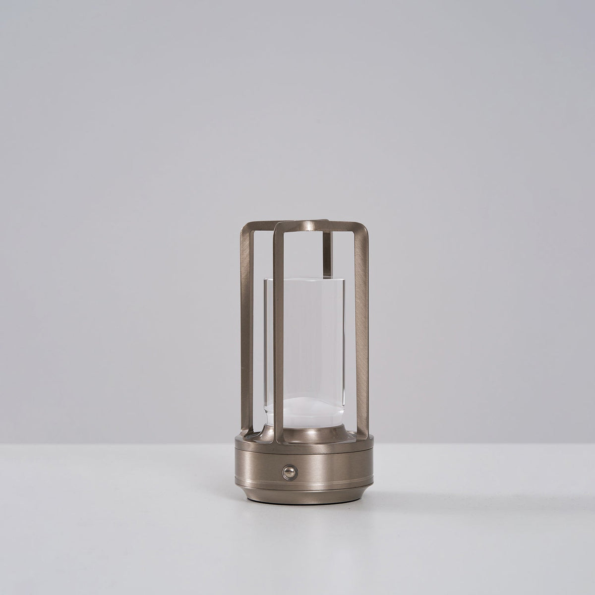 Solvane ładowalna lampa stołowa