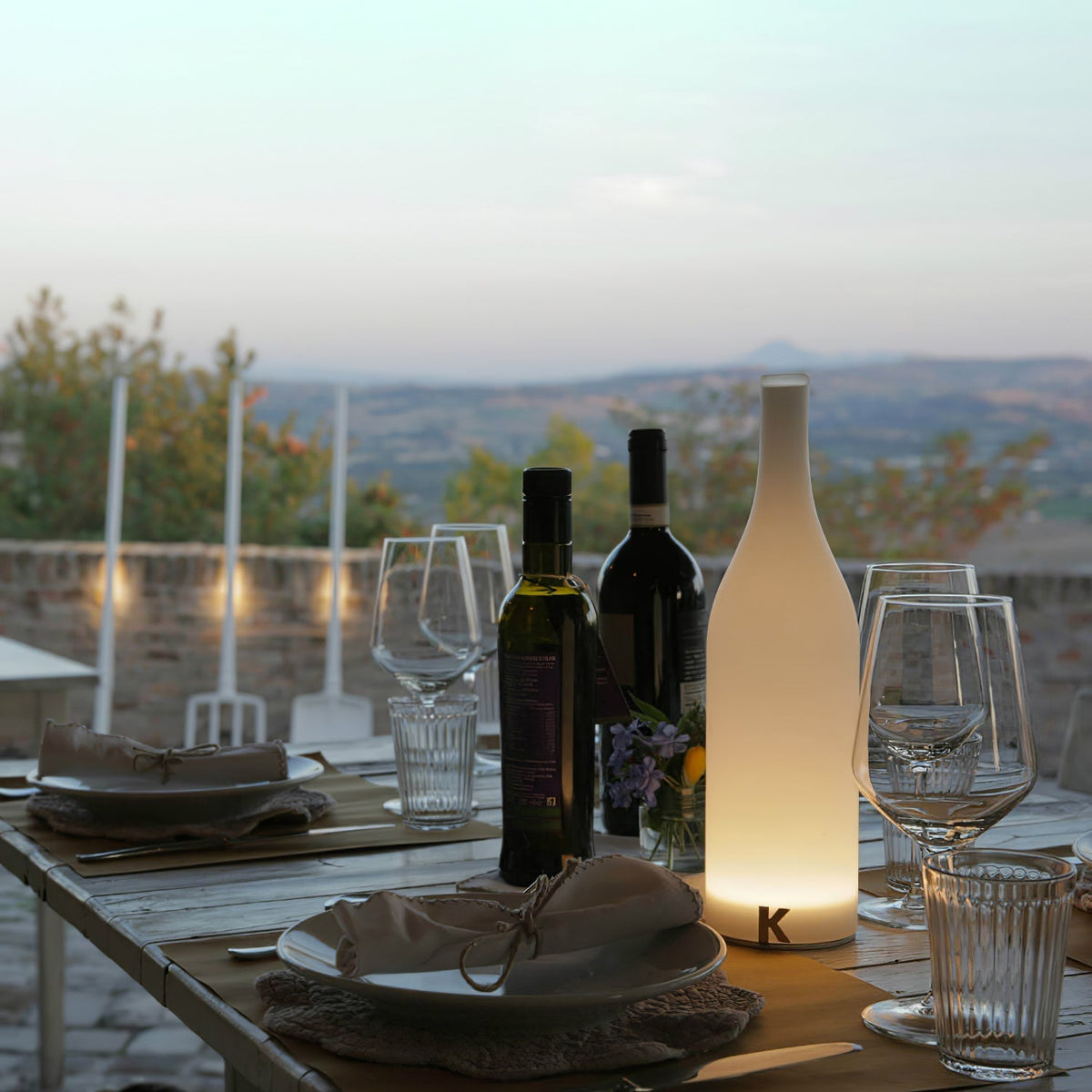 Lampa stołowa Vino z wbudowaną baterią