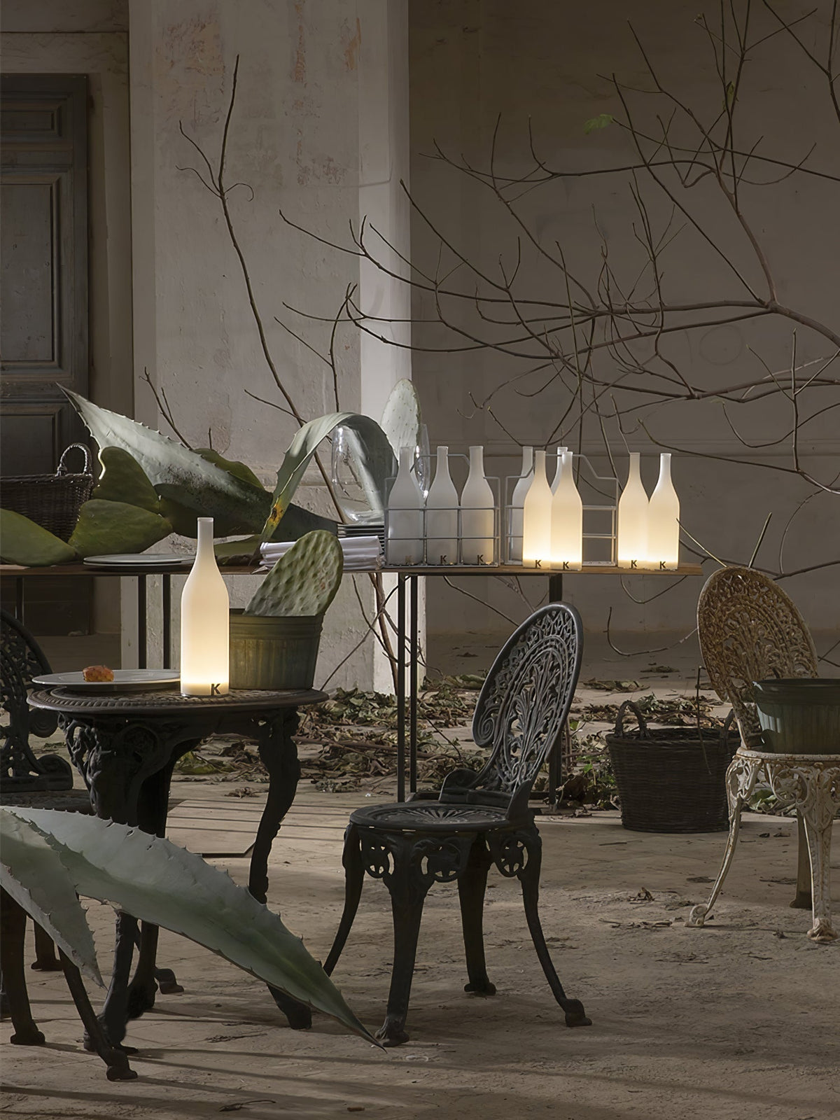 Lampa stołowa Vino z wbudowaną baterią