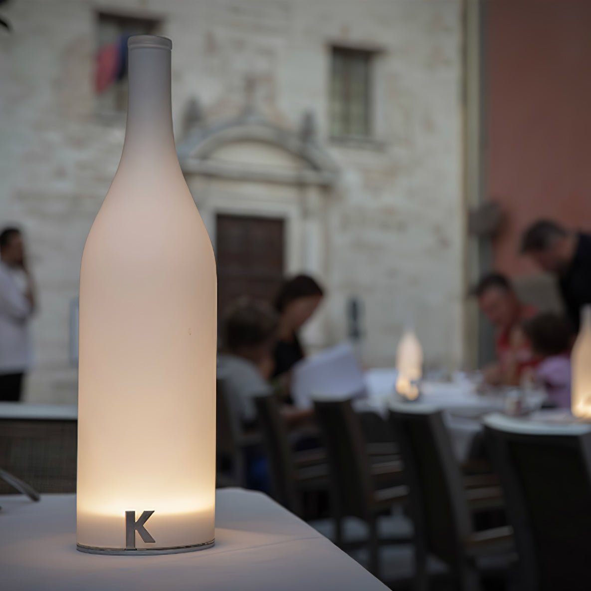 Lampa stołowa Vino z wbudowaną baterią