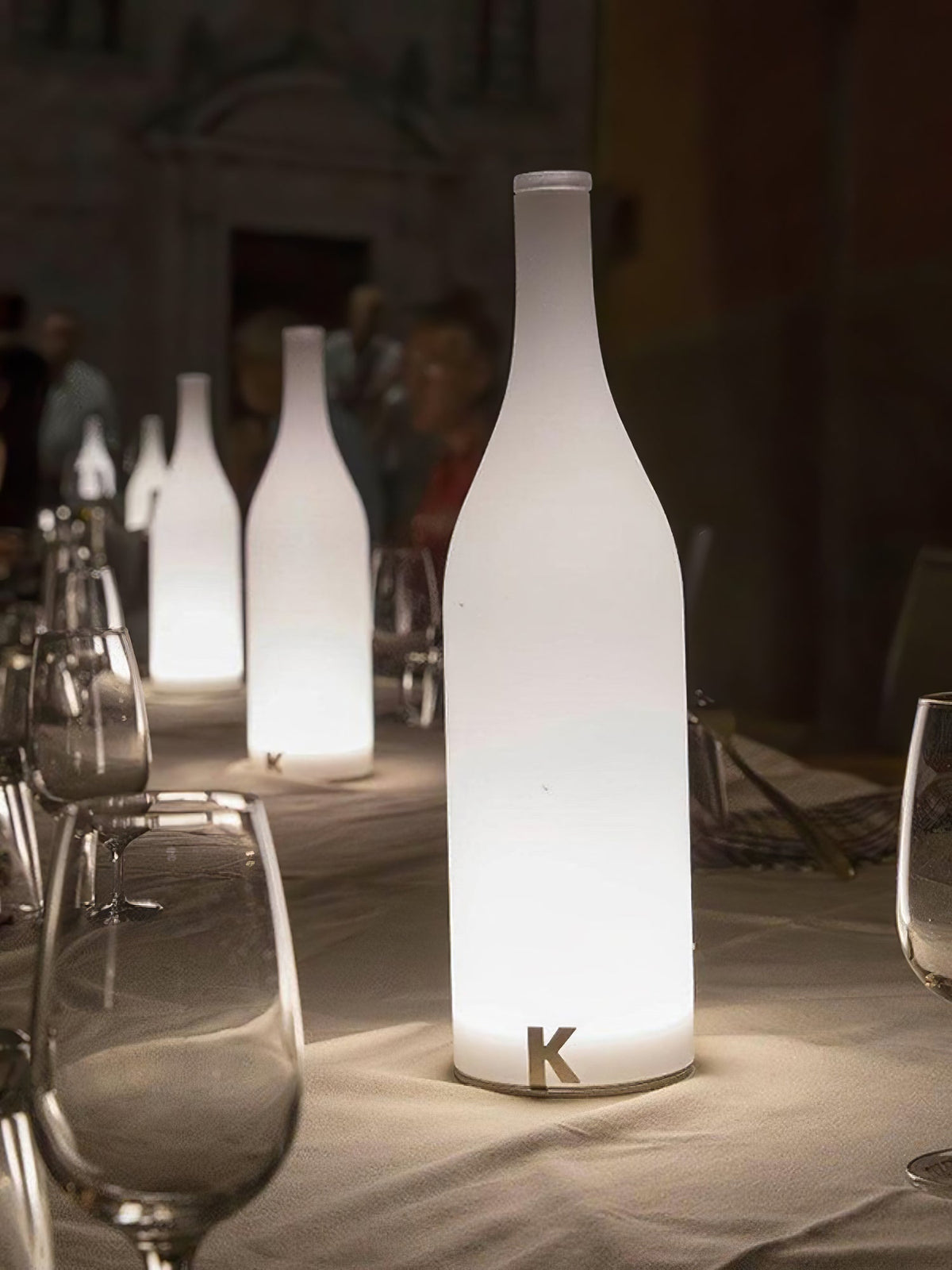Lampa stołowa Vino z wbudowaną baterią