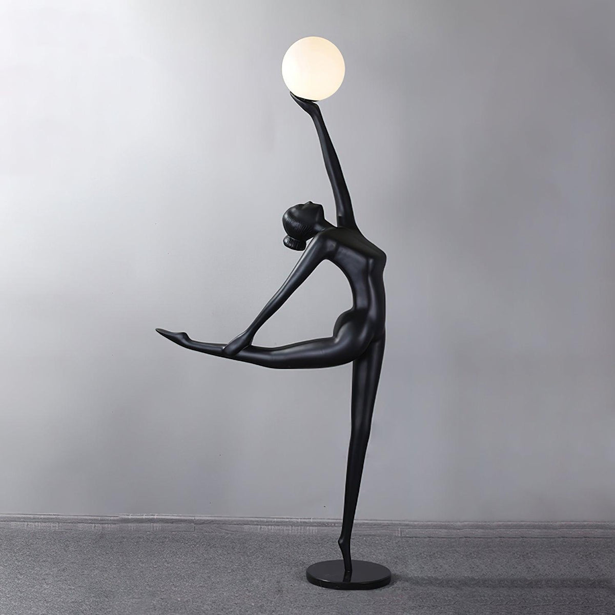 Ballerina lampa stojąca