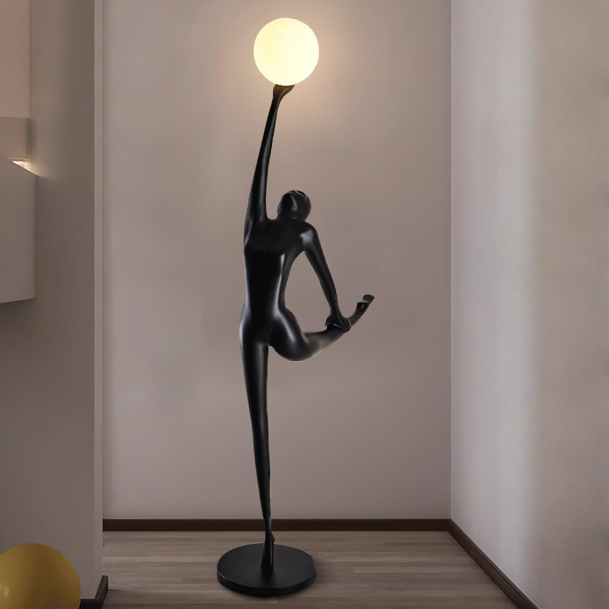 Ballerina lampa stojąca