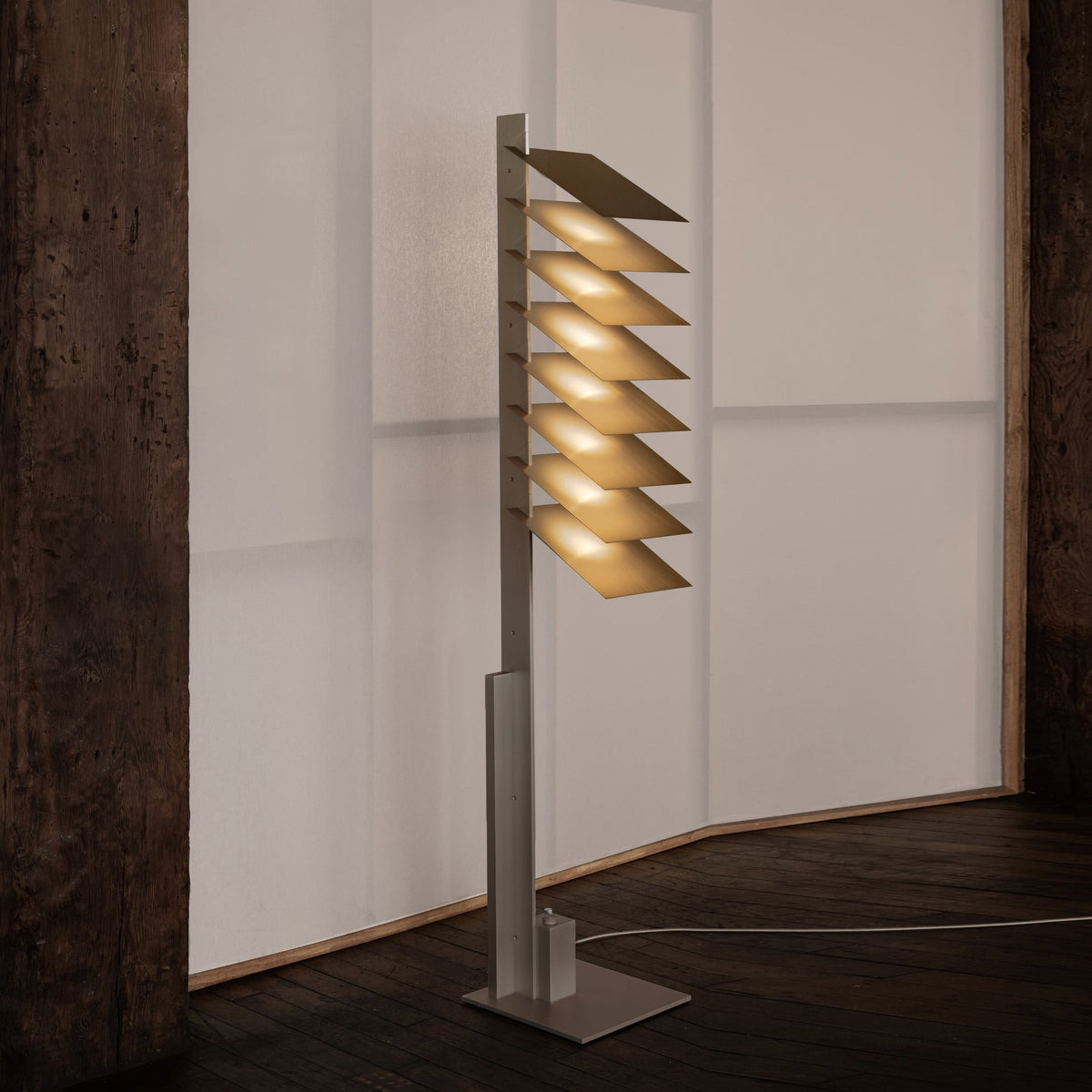 Virauena zewnętrzna lampa stojąca
