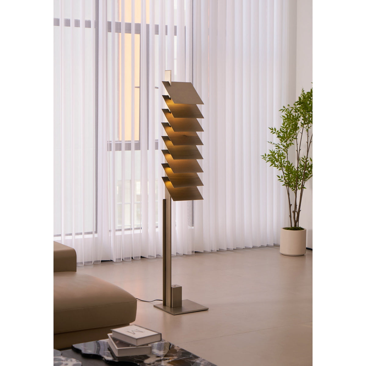 Virauena zewnętrzna lampa stojąca