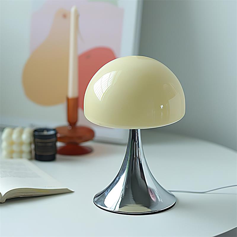 Viraalelle lampa stołowa