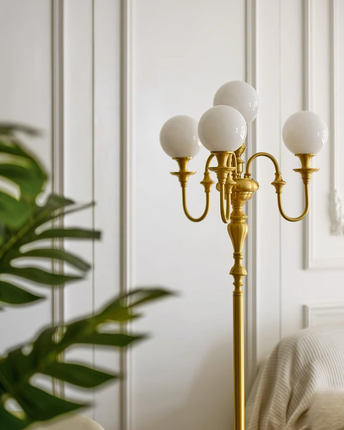 Lampa stojąca Selorielle z miedzi i szkła