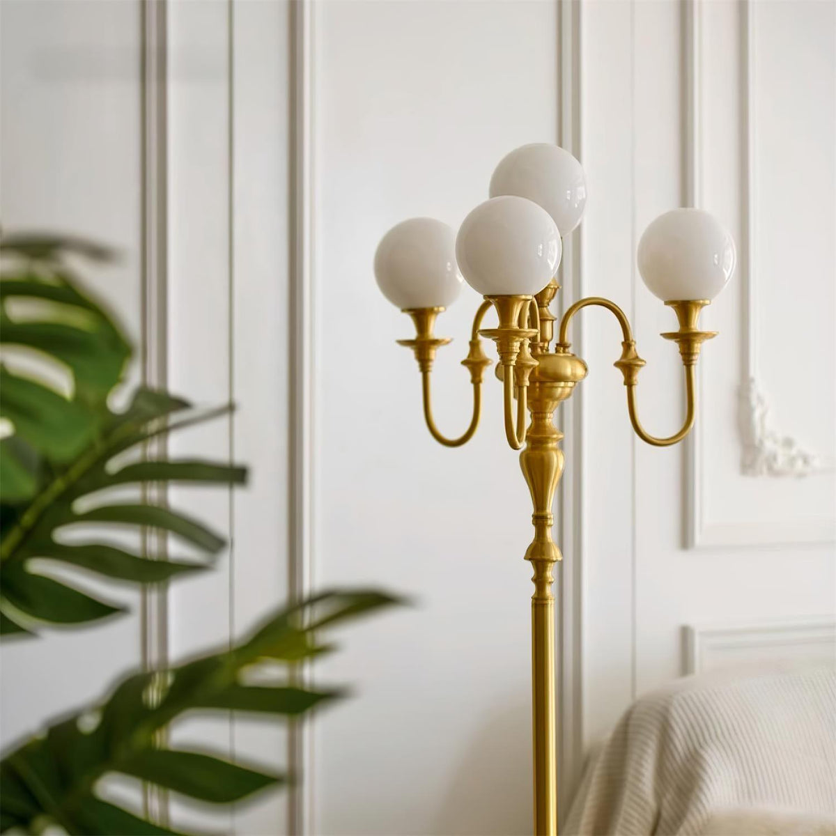 Lampa stojąca Selorielle z miedzi i szkła
