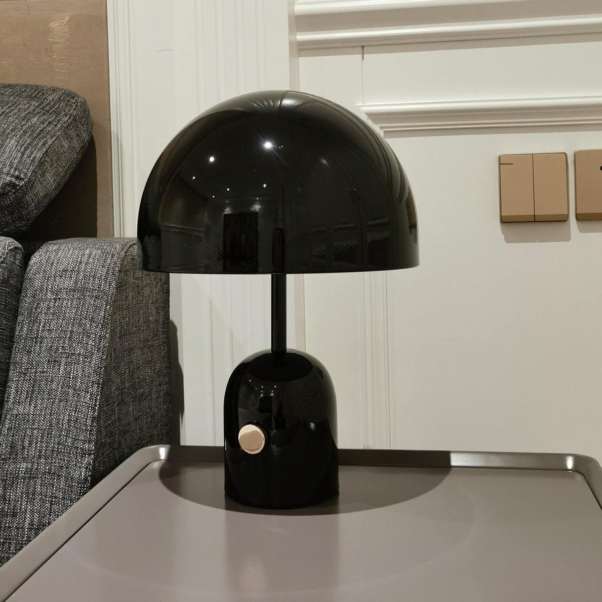 Ames luksusowa lampa stołowa Bell