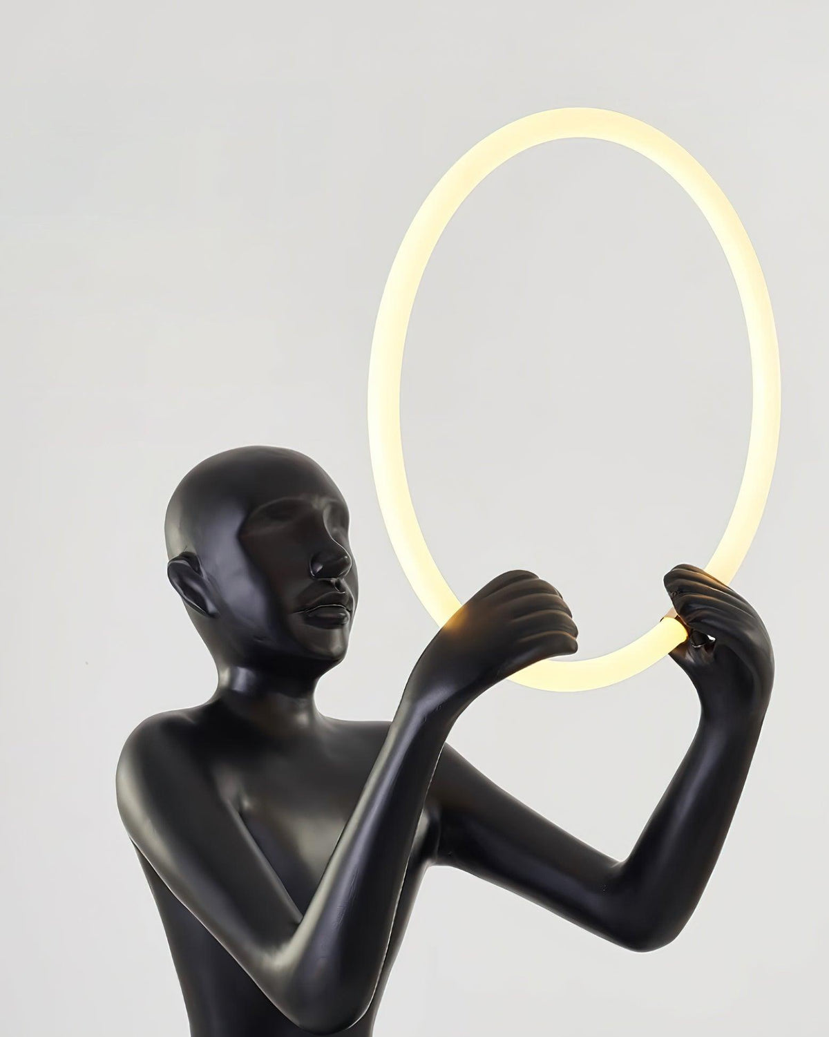 Aurolia lampa stojąca