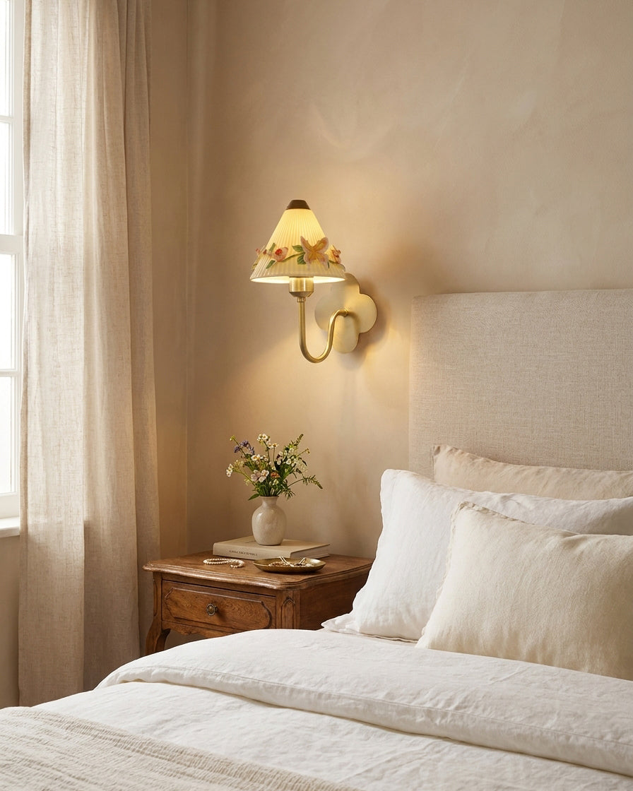 Calirelle kinkiet ceramiczny z kwiatowym motywem