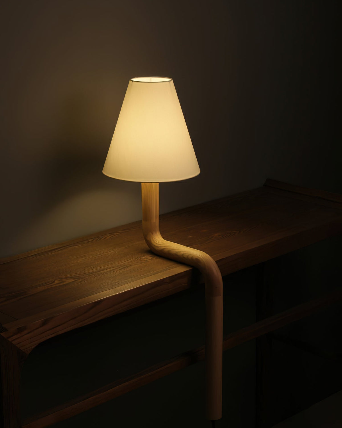 Syleielle lampy stołowe drewniane
