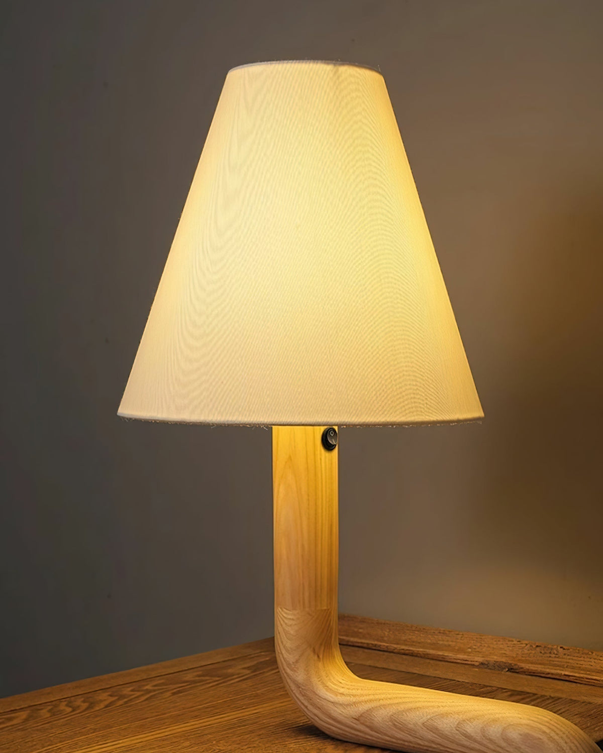 Syleielle lampy stołowe drewniane