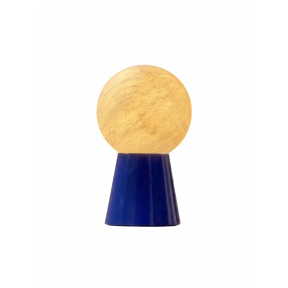 Lampa stołowa Elaeia z geometrią