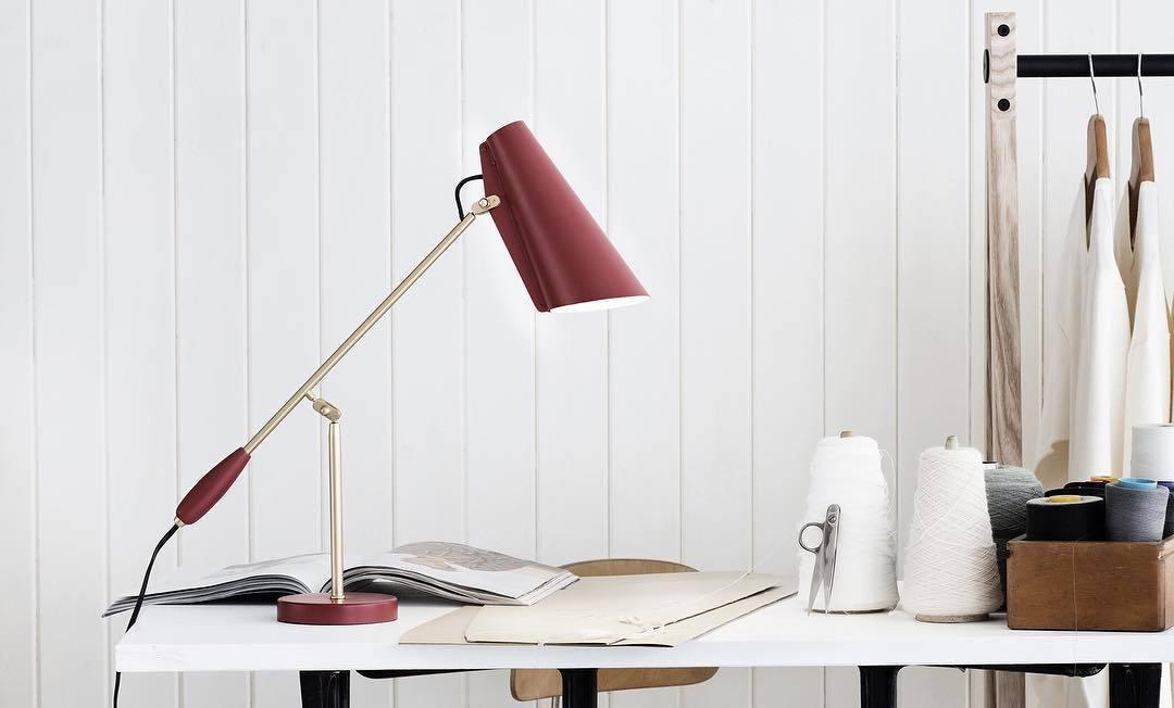 Orbix stalowa lampa stołowa w stylu z połowy wieku