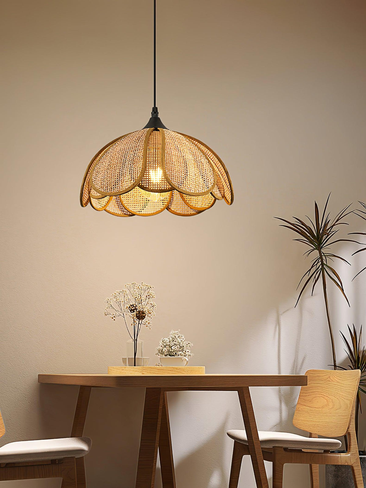 Dyor Elegance Bloom żyrandol wiszący z rattanu i tkaniny