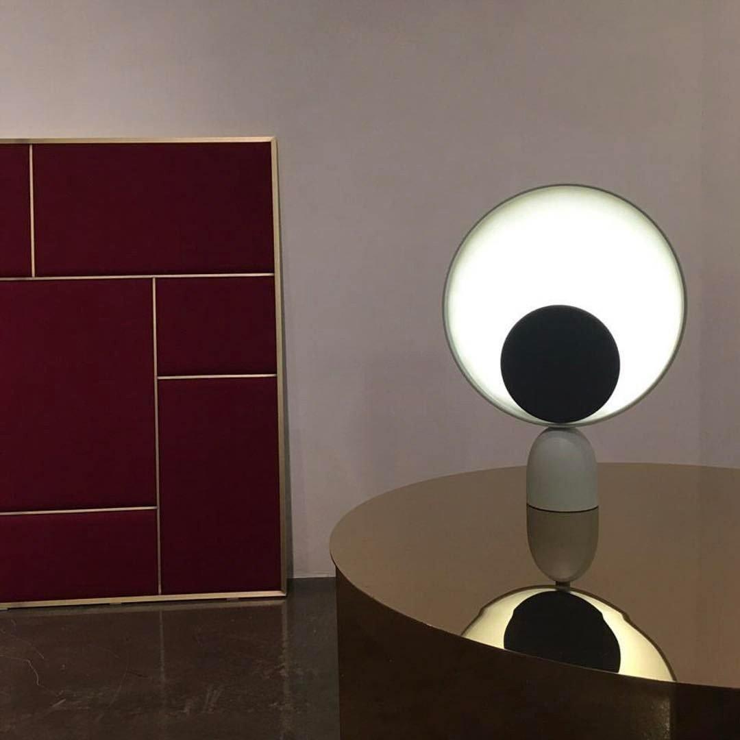 Prynd nowoczesna lampa stołowa