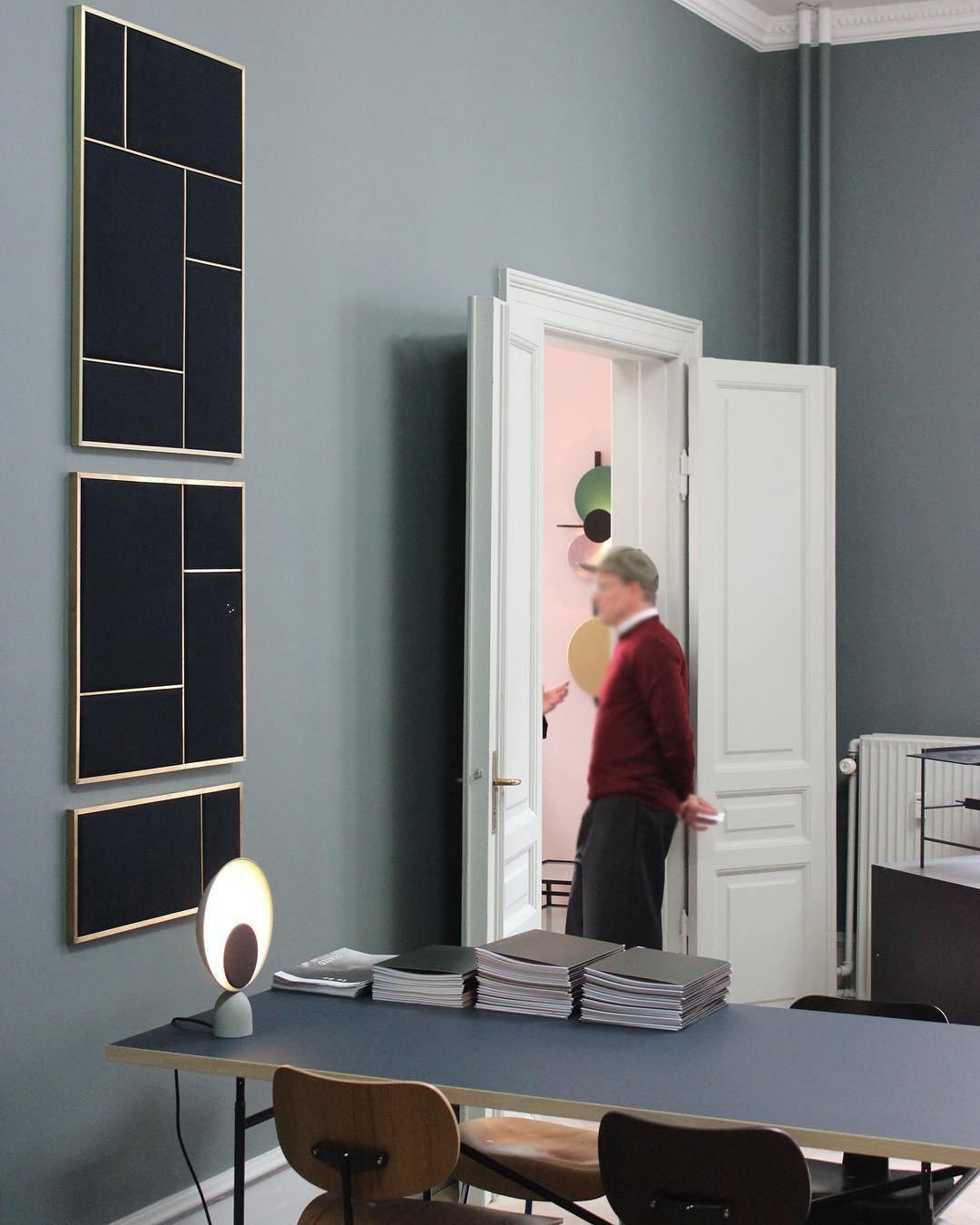 Prynd nowoczesna lampa stołowa