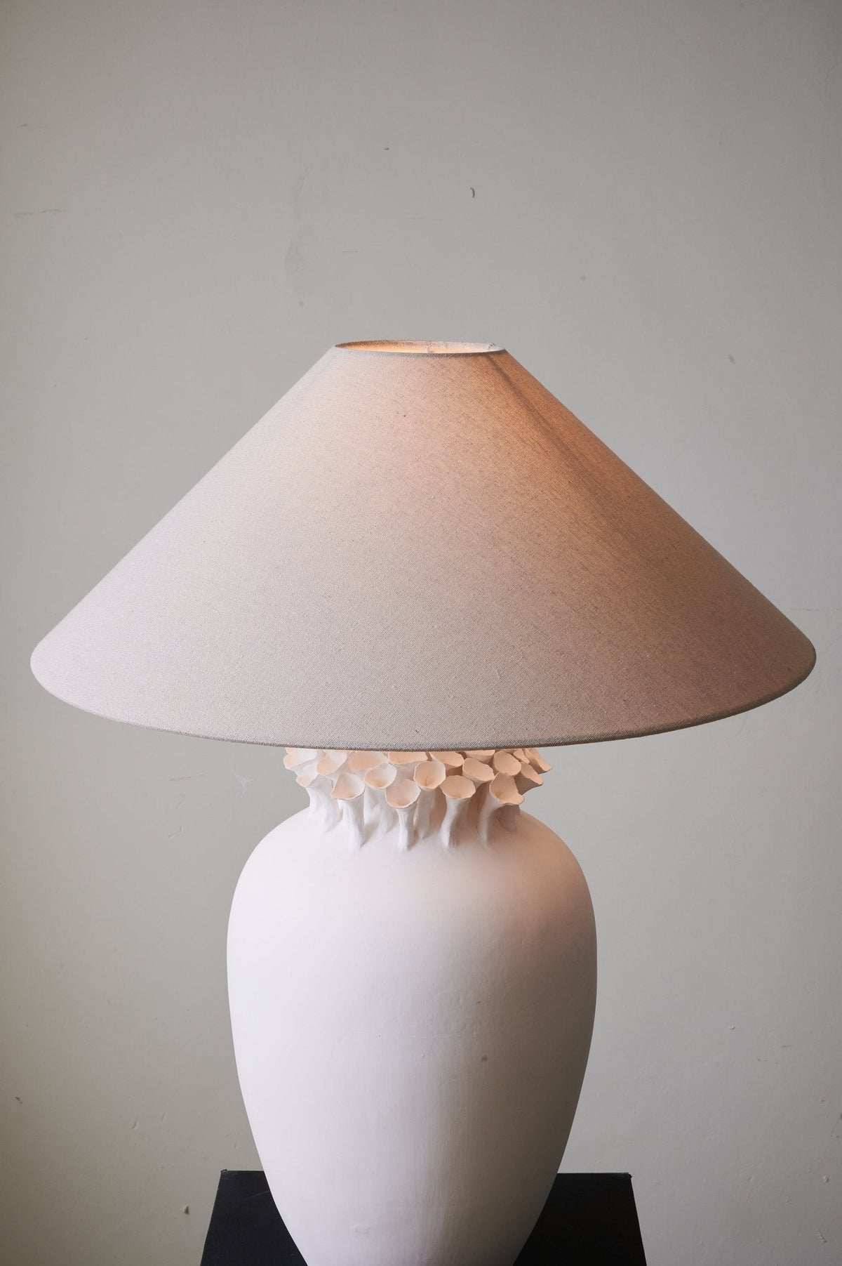 Poppy minimalistyczna lampa stołowa