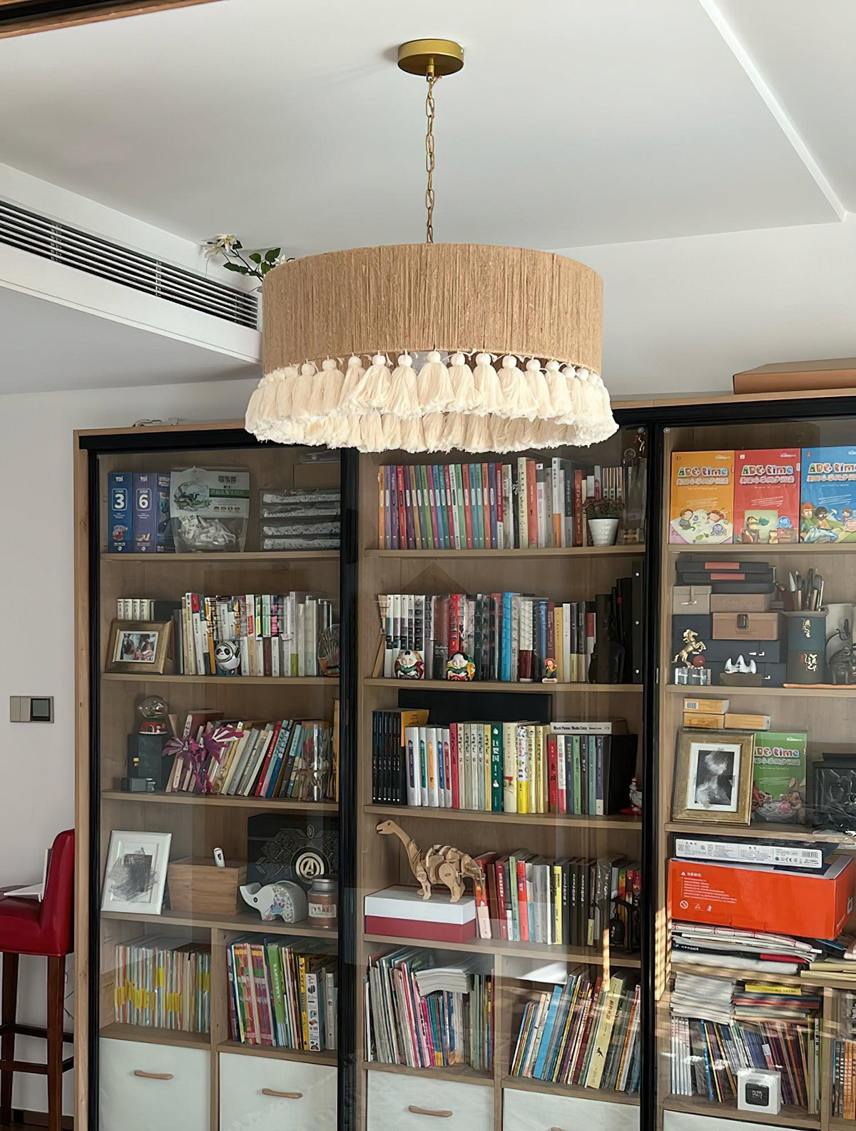 Lampa wisząca Serenenne z frędzlami z płótna do salonu