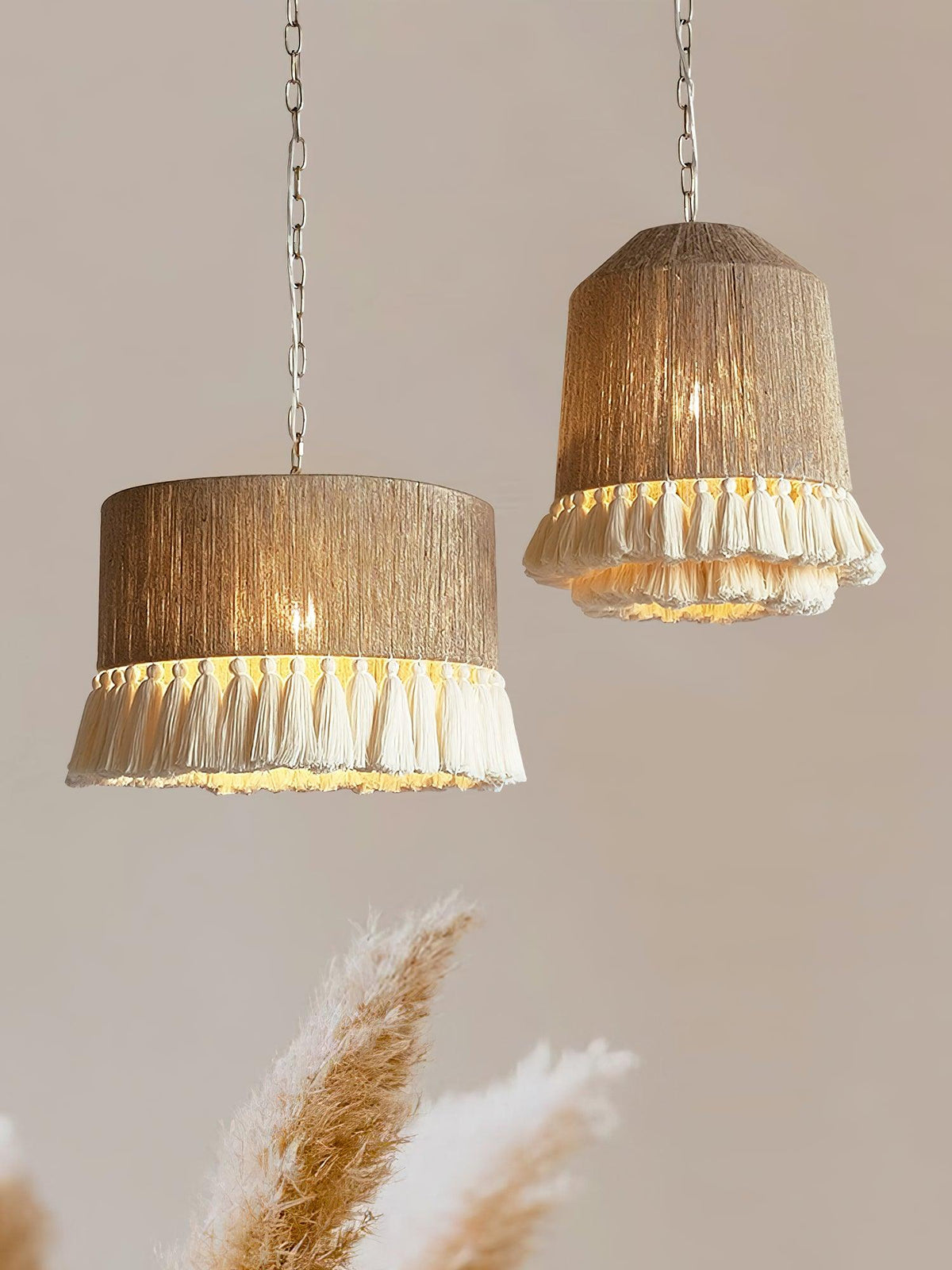 Lampa wisząca Serenenne z frędzlami z płótna do salonu