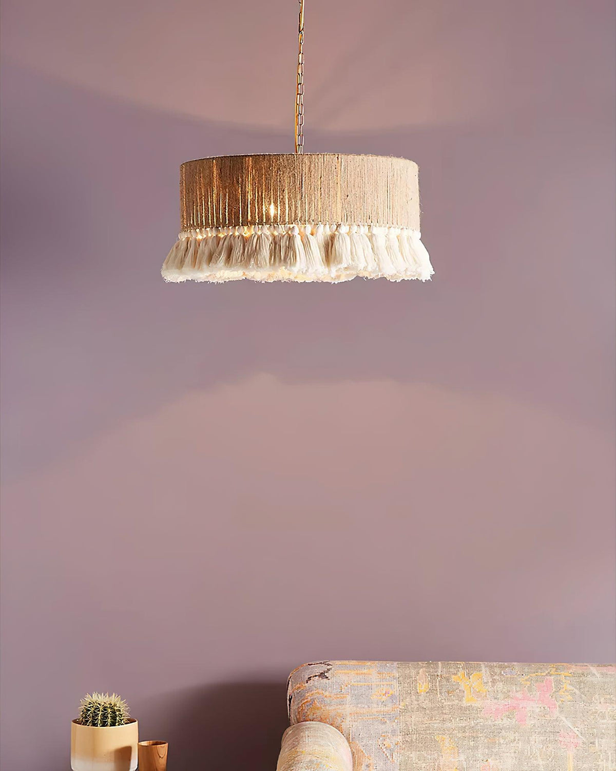 Lampa wisząca Serenenne z frędzlami z płótna do salonu