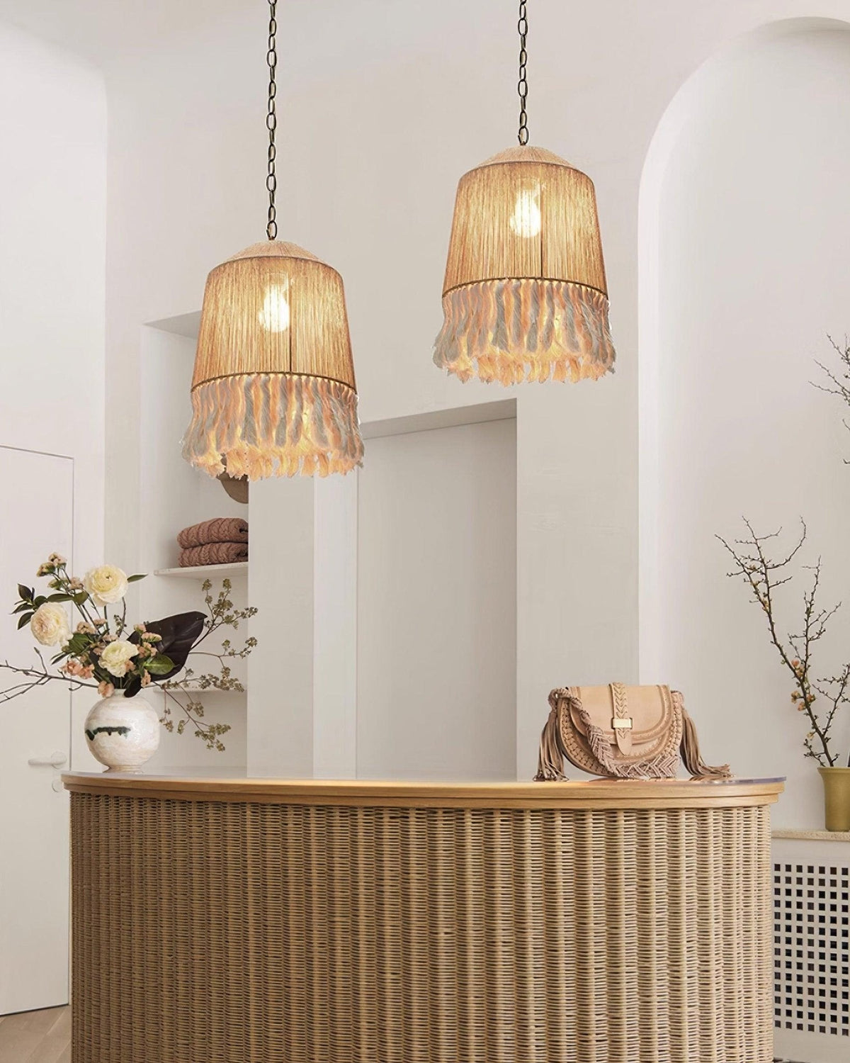 Lampa wisząca Serenenne z frędzlami z płótna do salonu
